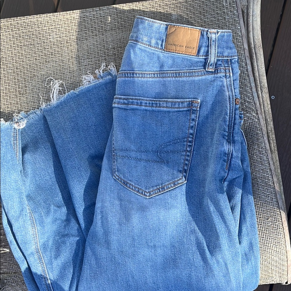 American Eagle Outfitters Medium Blue Cropped Frayed-Hem Jeans Super High Rise u